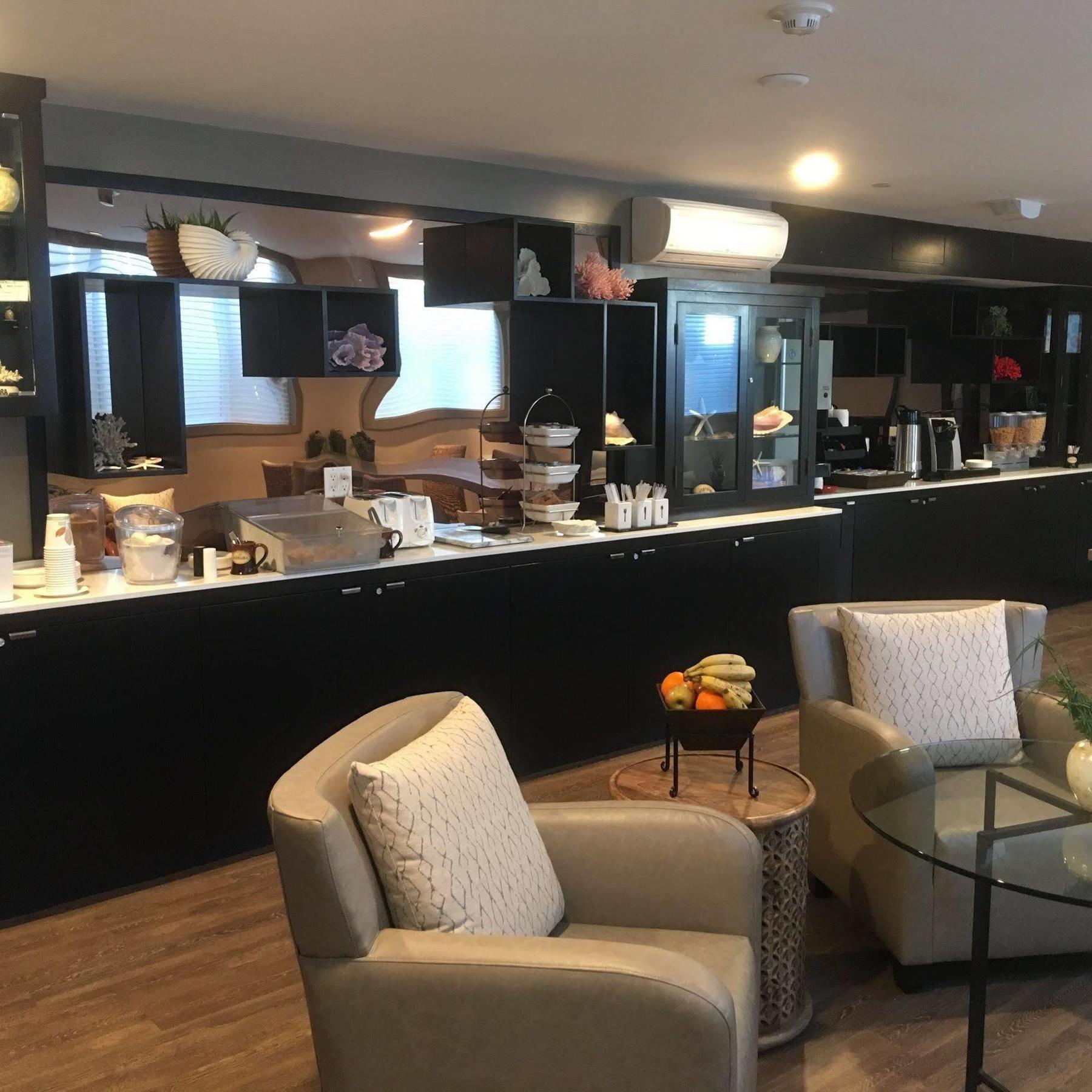 Aurora Hotel アバロン エクステリア 写真